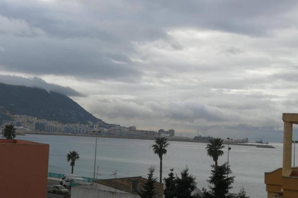 Duplex Con Vistas Al Mar Apartment La Línea de la Concepción Екстериор снимка